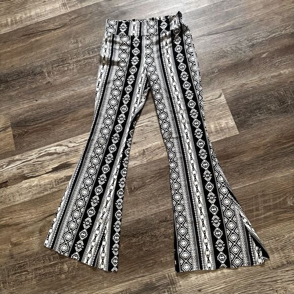 Unbranded  Black and White Patterned Flare Pants Size Small - Picture 1 of 6